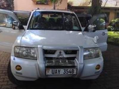 Mitsubishi Pajero 2003 White