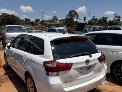 Toyota Corolla Fielder 2017 White