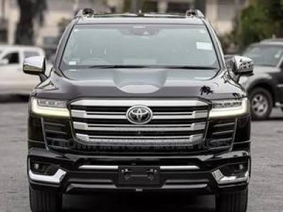 Toyota Land Cruiser LC300 2023 Black