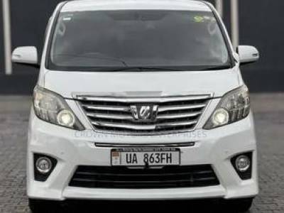 Toyota Alphard 2.4 Petrol AWD 2013 White
