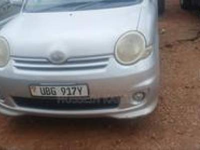 Toyota Sienta 2008 Silver