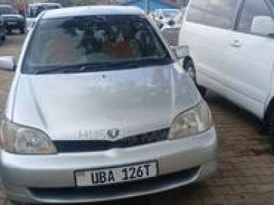 Toyota Platz 2003 Silver