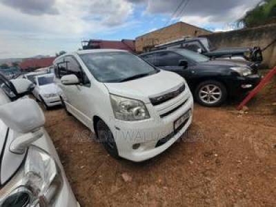 Toyota Noah 2011 White