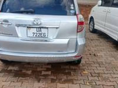 Toyota Vanguard 2010 Silver