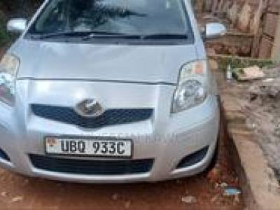 Toyota Vitz 2006 Silver