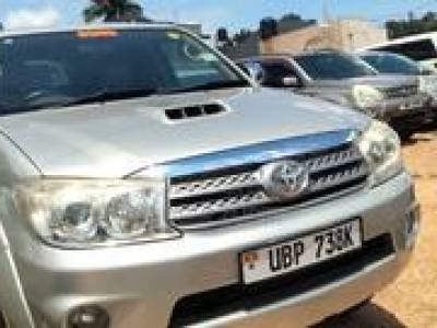 Toyota Fortuner 2010 Silver