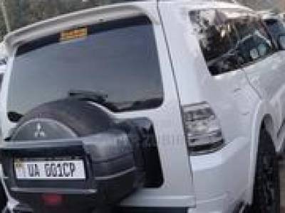 Mitsubishi Pajero 2010 White