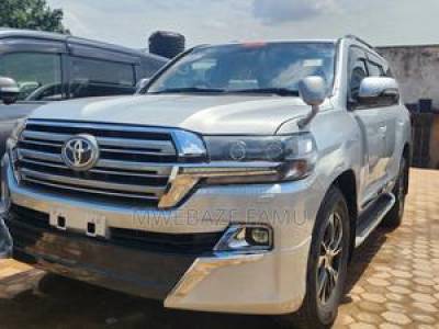 Toyota Land Cruiser 2017 Silver